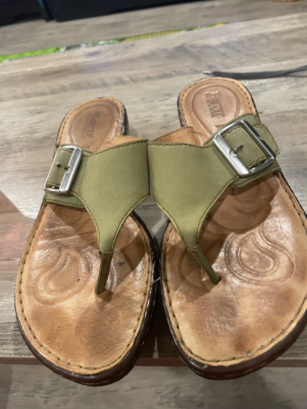 Born Thong Wedge Platform leather Sandals Sage Buckle strap women’s 42
US 10
